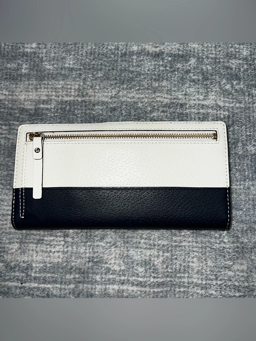 [Sold] kate spade Two-Tone Black and White Continental Wallet